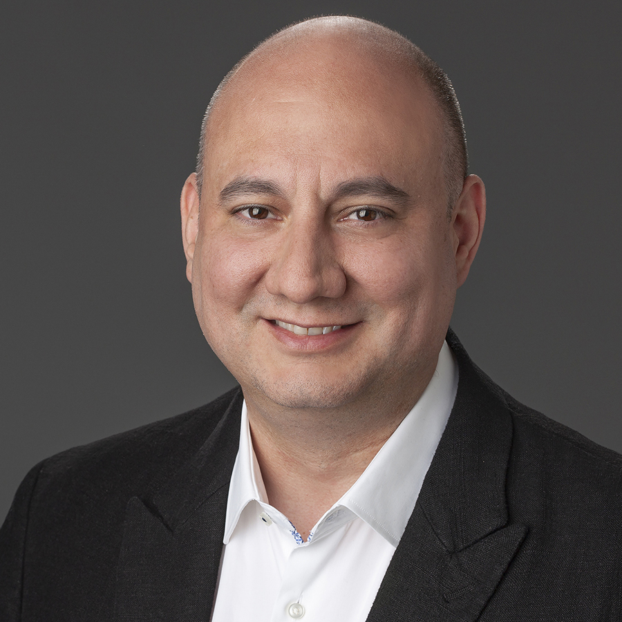 Luis Giraldo Headshot