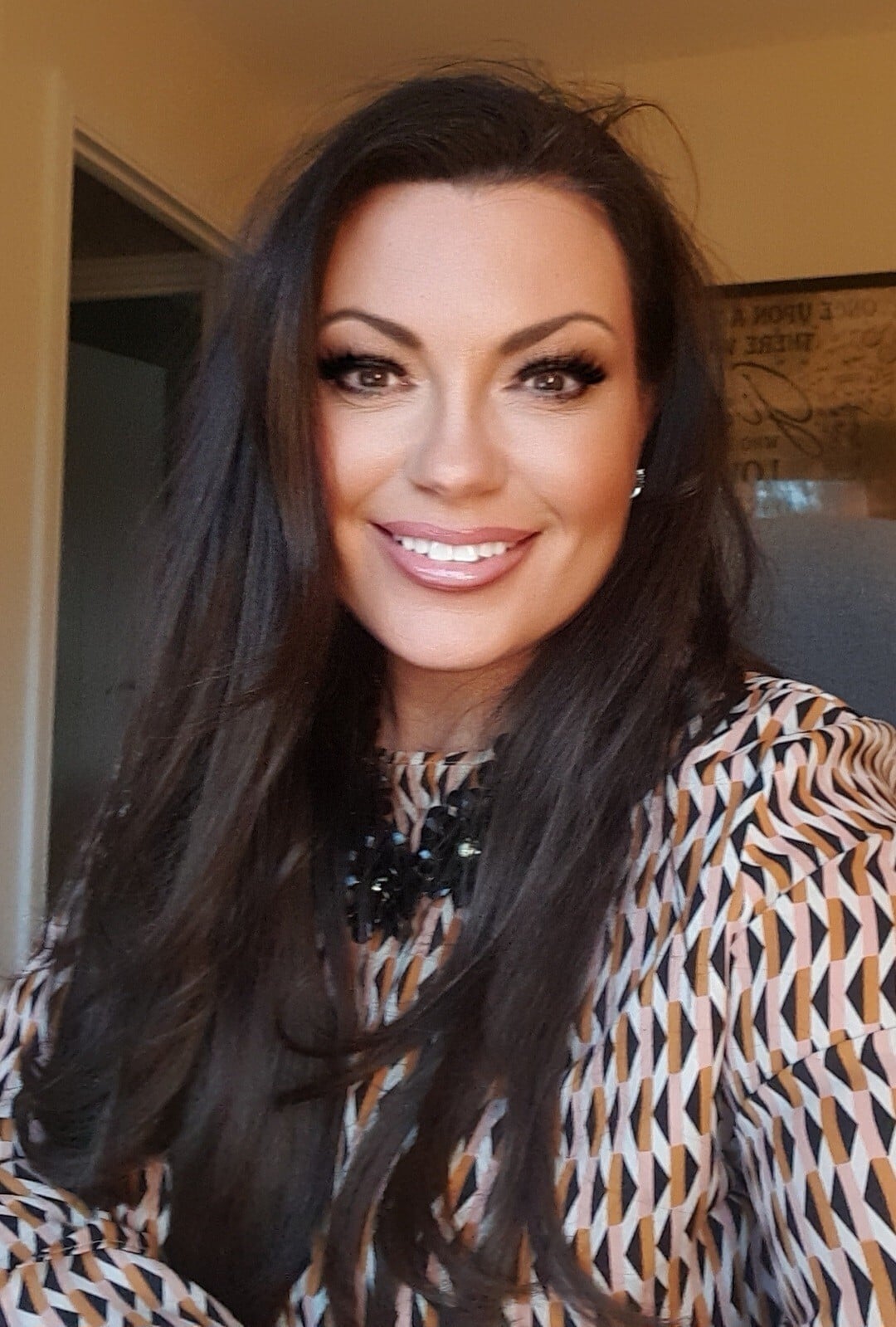 Tara Jane Sloane UKI EC Headshot Mar 26